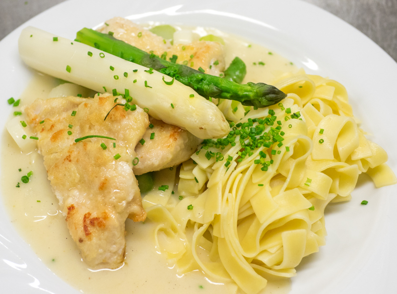 Spargel mit Huhn